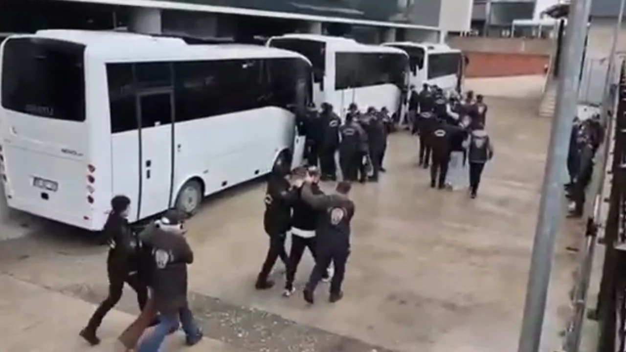 Bursa'da yasa dışı bahis operasyonu! 652 milyon TL'lik para hareketi ortaya çıktı