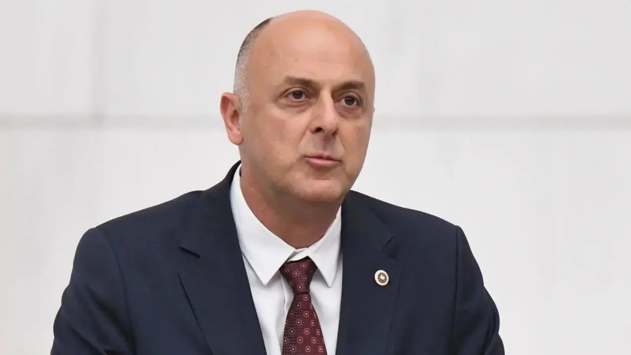 YENİ Partili Ümit Özlale'den DASK ve Türk Reasürans açıklaması: "Deprem güvencesi fonlarda eridi mi?"
