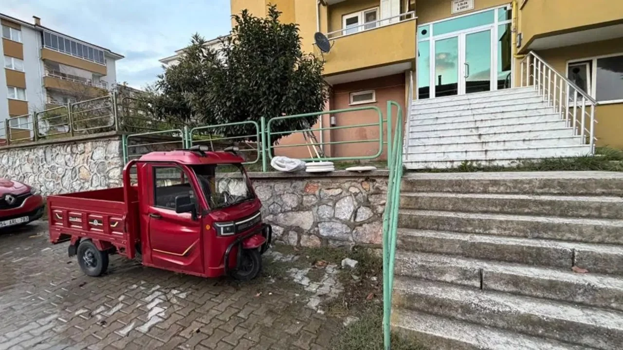Evinin son eşyalarını almak için geldi, tartıştığı komşusu tarafından katledildi