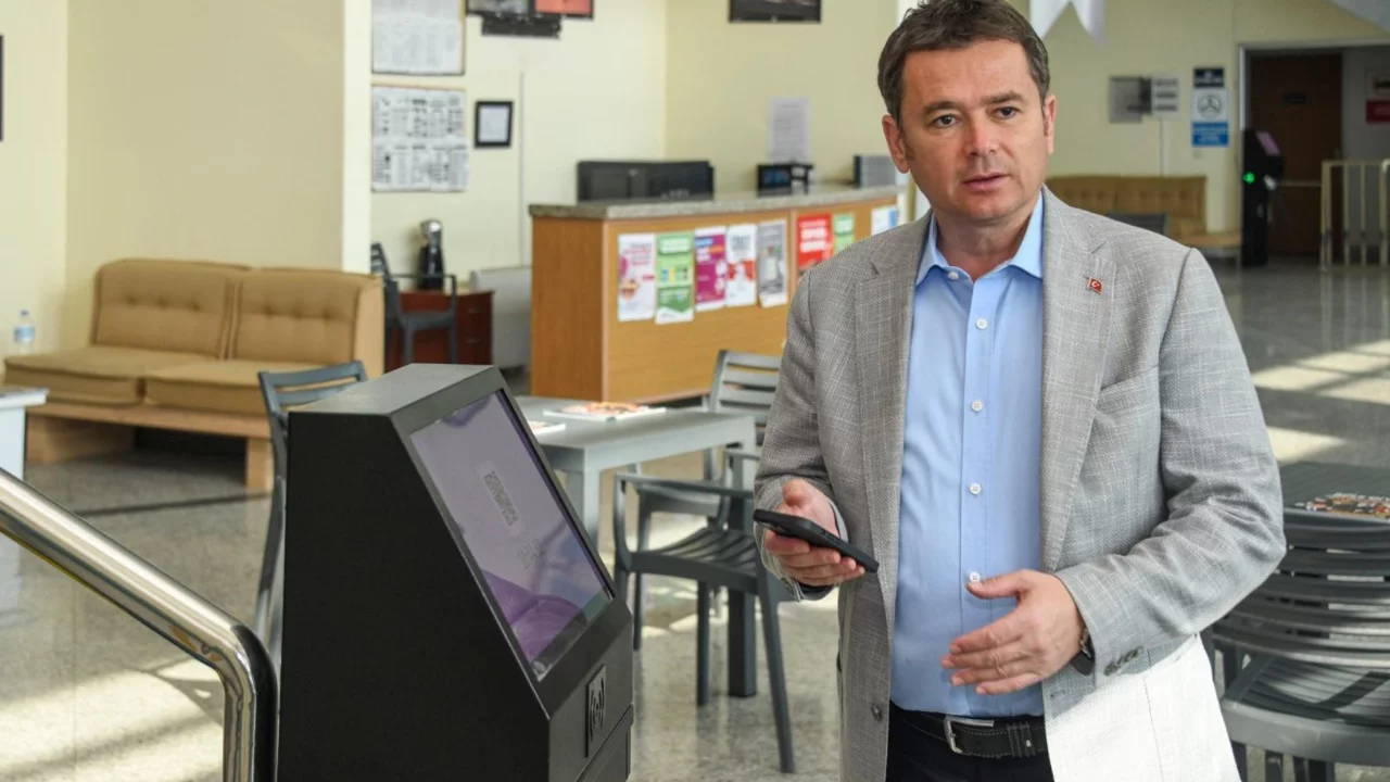 Belediye Başkanı Erkan Aydın, Sporun Kalbi Osmangazi uygulamasını tanıttı