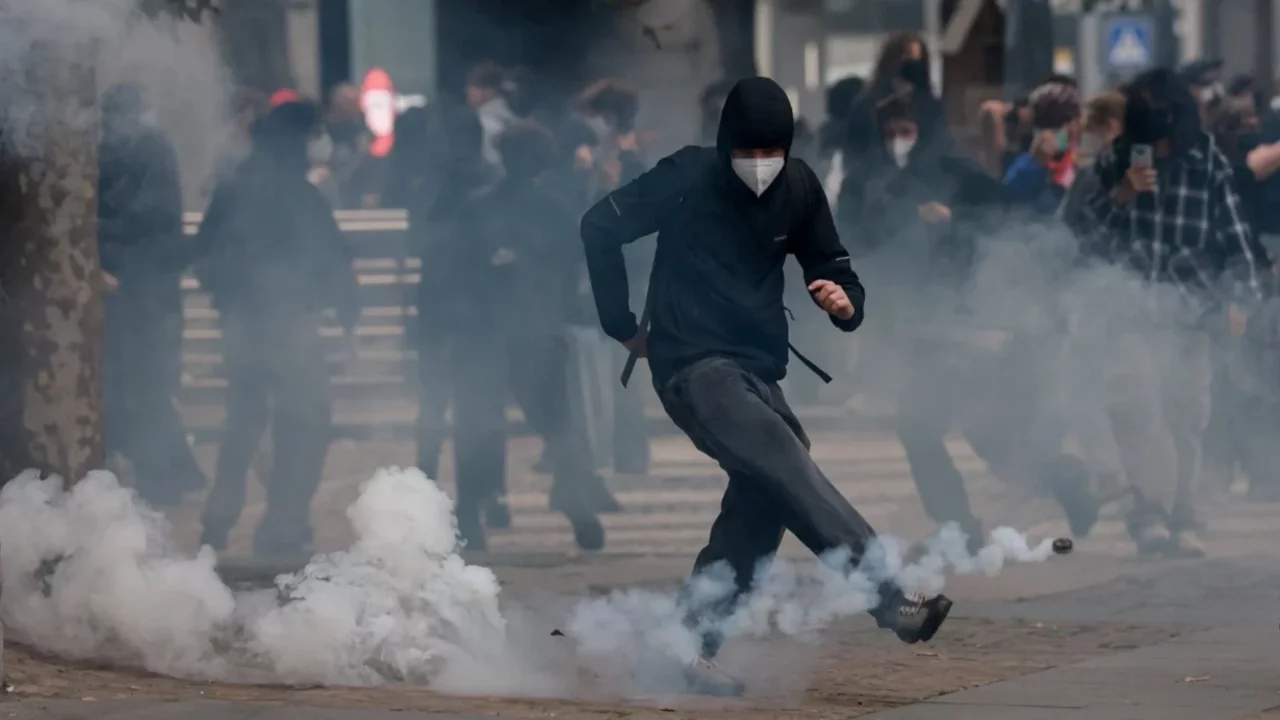 Belçika'da protestolar şiddetlendi: 45 gözaltı