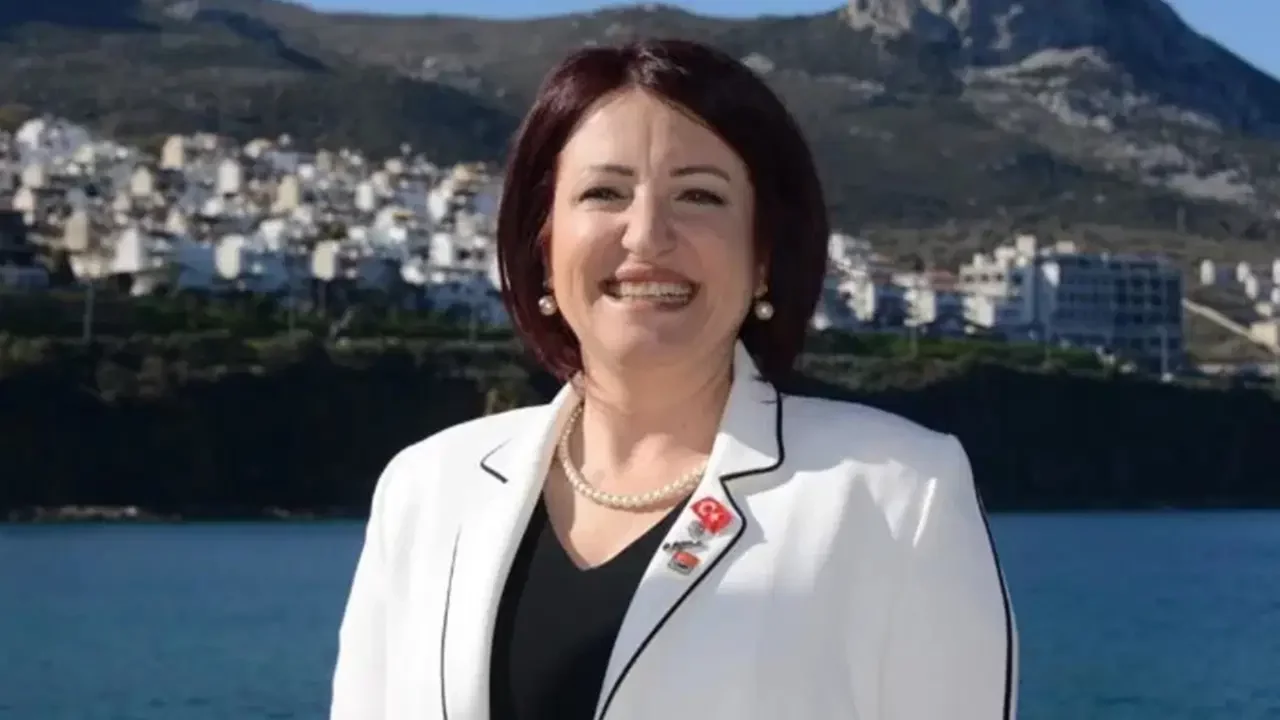 Karaburun Belediye Başkanı İlkay Girgin Erdoğan, YENİ Parti'den istifa etti!