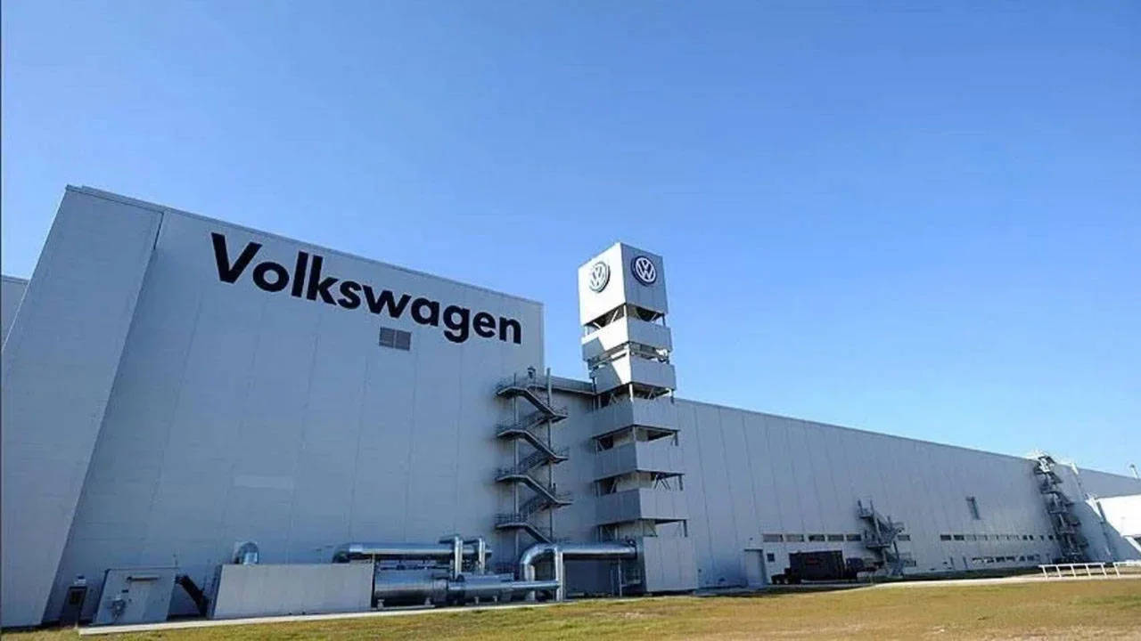 Volkswagen 660 bin çalışanına 2030'a dek zam yapmayacak