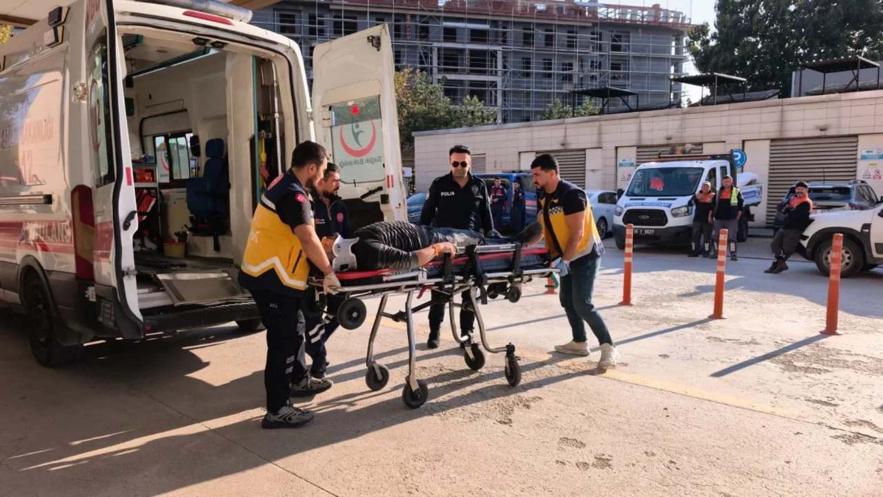 Bursa'da ampul değiştirmek isterken hastanelik oldu