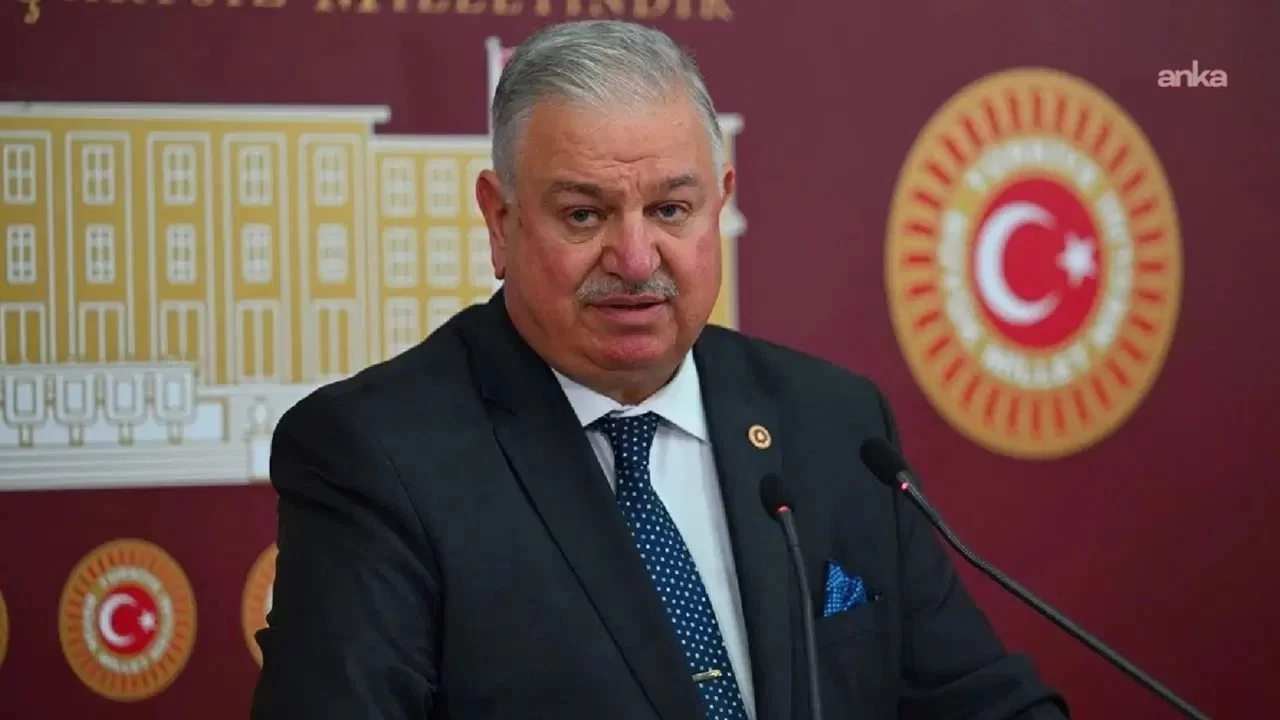 Yeniden Refah Partisi'nde istifa sinyali