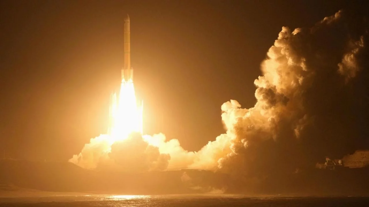 Japonya'dan Mars'ın uydusuna tarihi görev