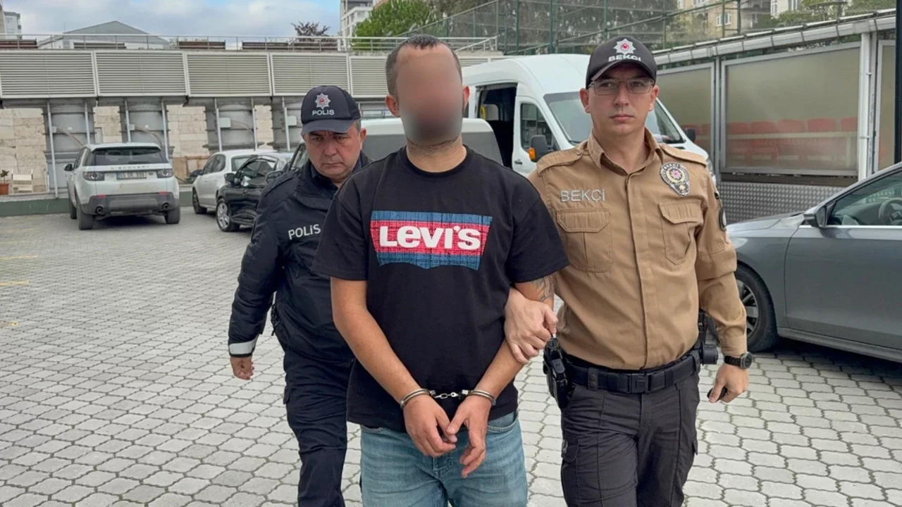 Evinde ölü bulunan gencin arkadaşı gözaltına alındı