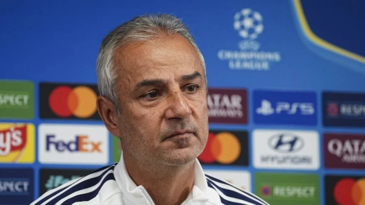Kadıköy'de İsmail Kartal'a "istifa" tezahüratları