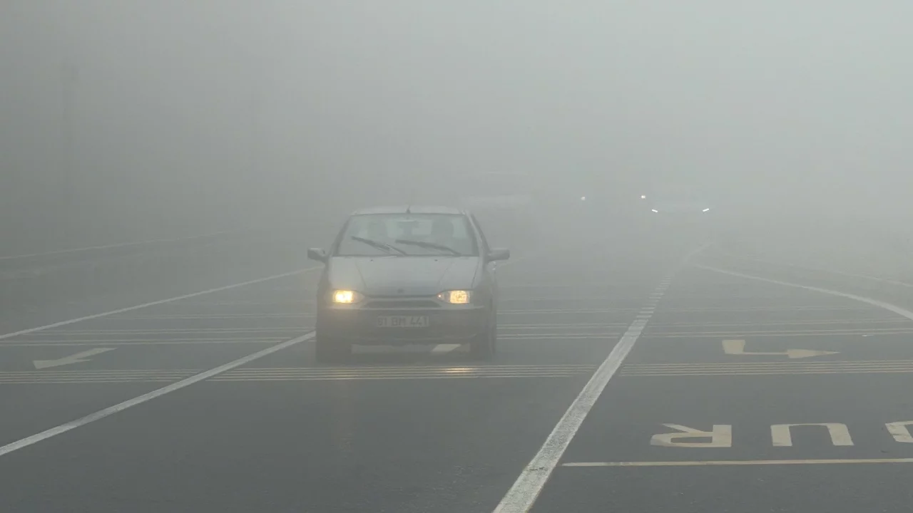 Bolu Dağı'nda sis etkili oldu, görüş mesafesi azaldı