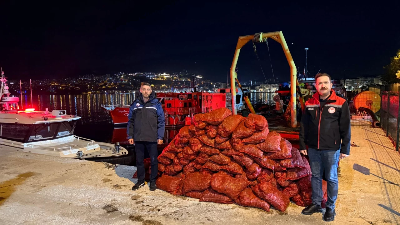 Bursa'da kaçak midye avına 174 bin TL ceza!