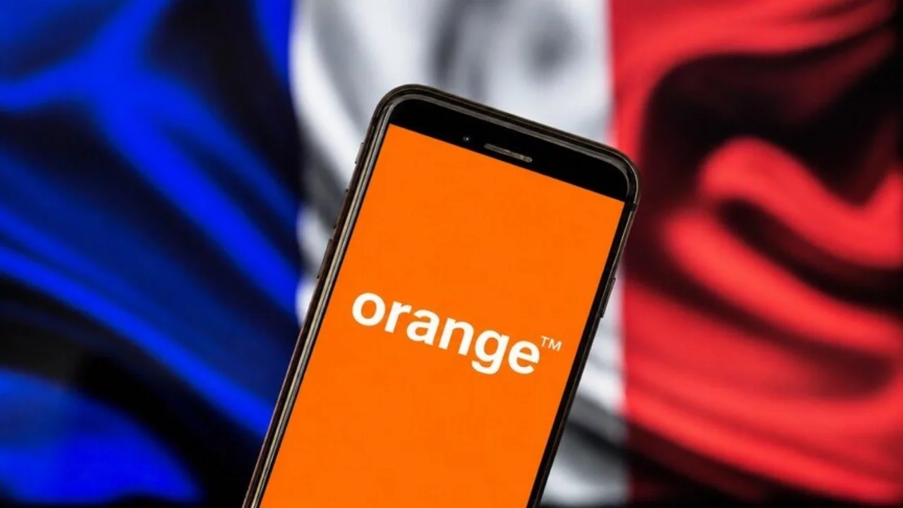 Fransa'da telefon operatörleri de çöktü! Orange'ın mobil ağında kesinti yaşanıyor