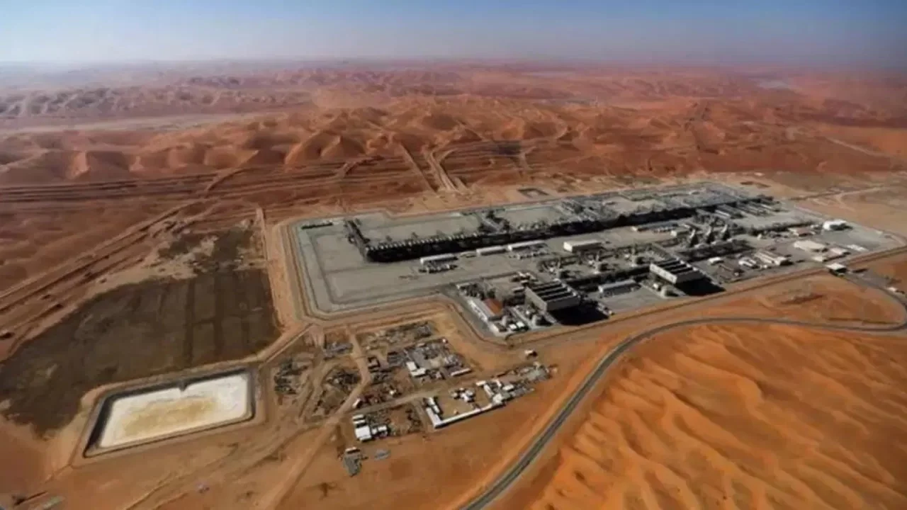 Suudi Arabistan'da petrol sahasına saldırı: 2 ölü, 2  yaralı