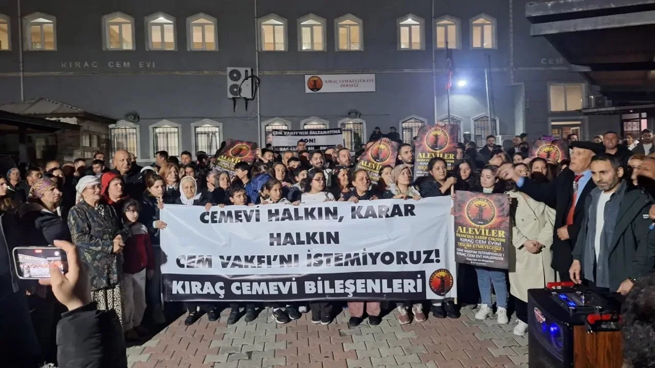 Esenyurt Kıraç Cemevi'nde 'tahliye' gerginliği