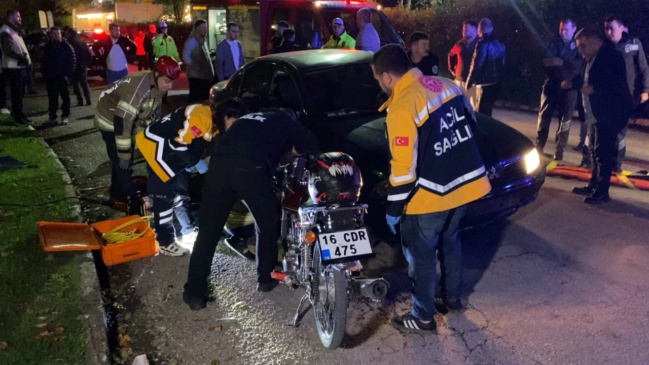 Bursa'da otomobilin altında kalan 17 yaşındaki genç kurtarılamadı