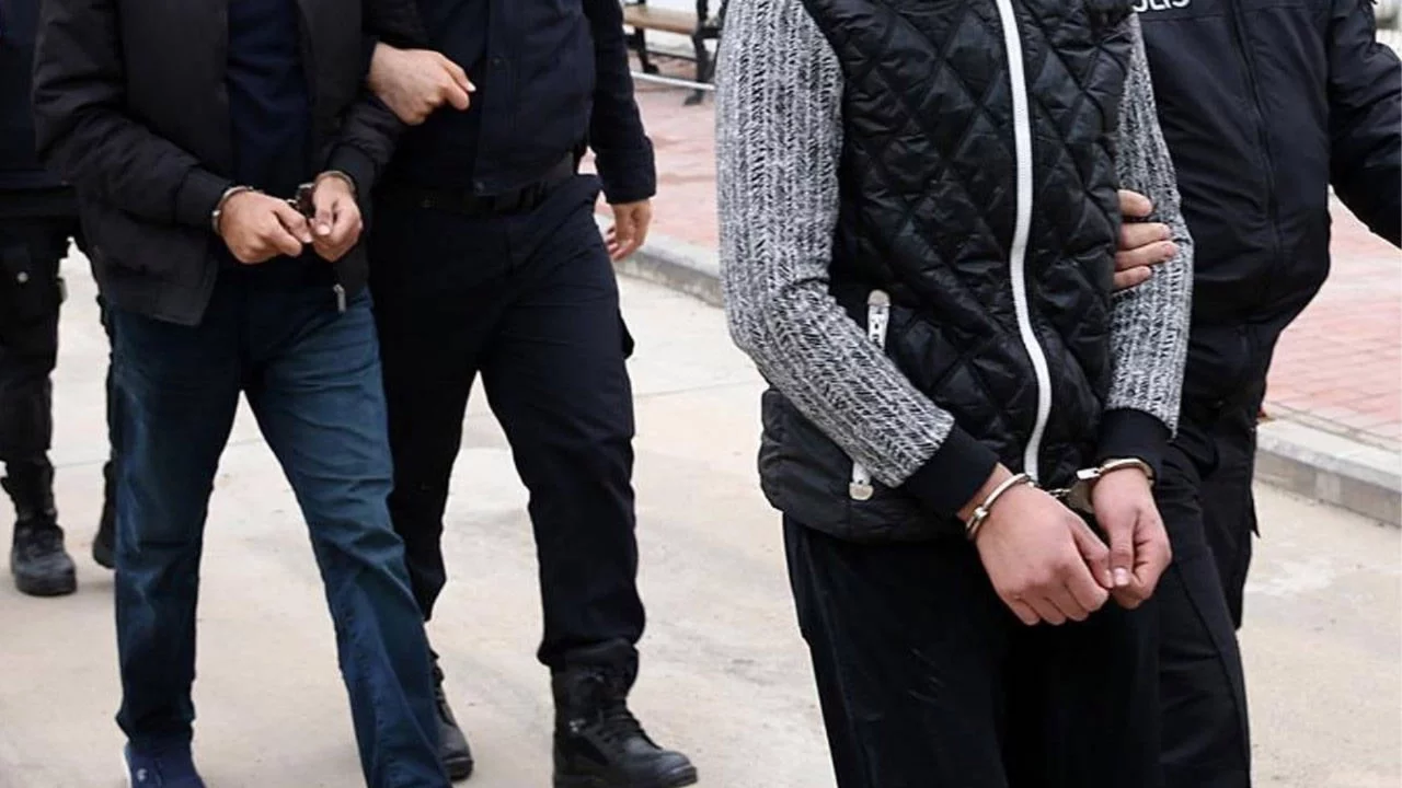 Kaçak silah operasyonu: 13 şüpheli yakalandı