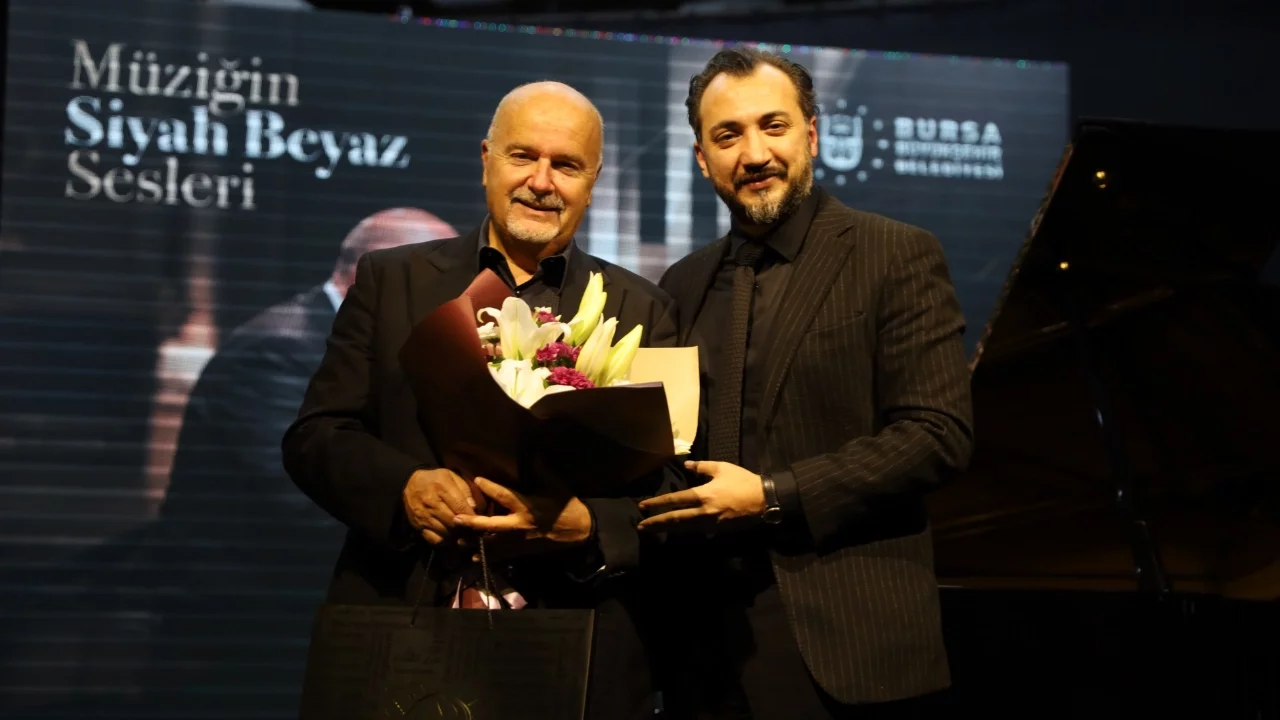 Ünlü piyanist Bursa'da müzikseverlerle bir araya geldi