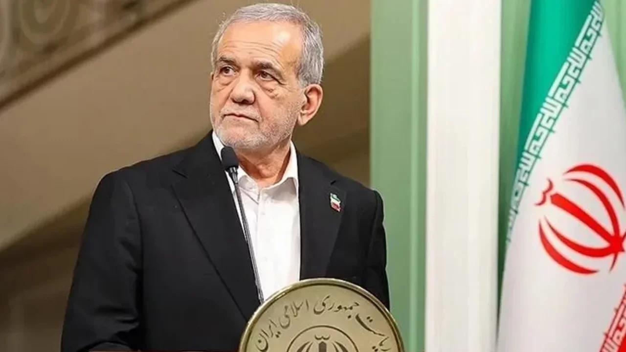 İran Cumhurbaşkanı Pezeşkiyan: Tüm yolları kapatıp müzakerelerden bahsedemezsiniz