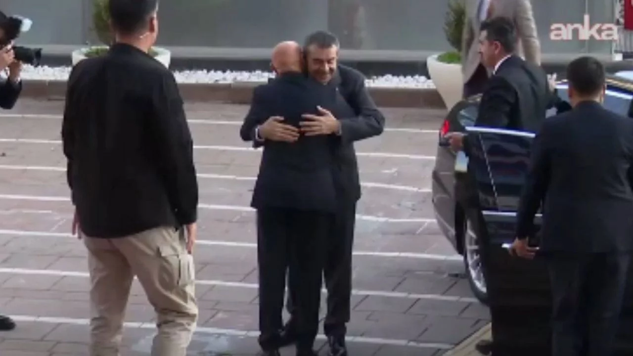 Bakan Tekin'den Kemal Kılıçdaroğlu'na ziyaret