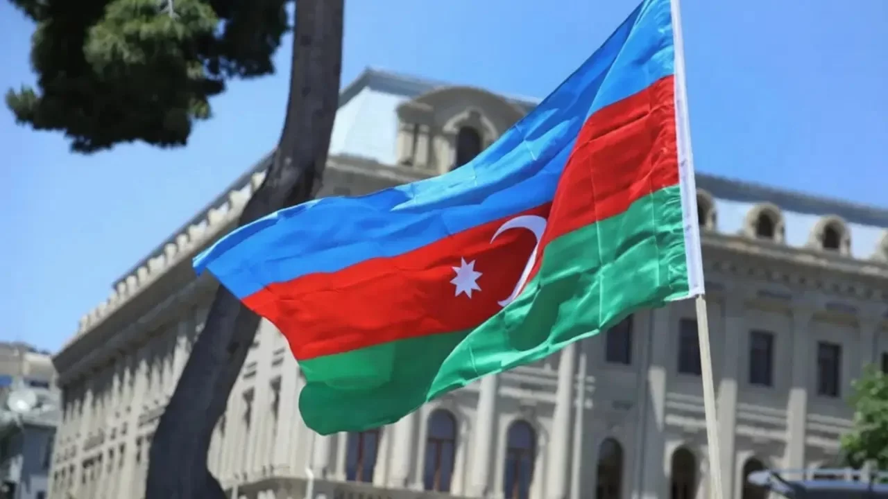 Azerbaycan 31 Türk vatandaşına neden giriş yasağı koydu? Listede kimler var?