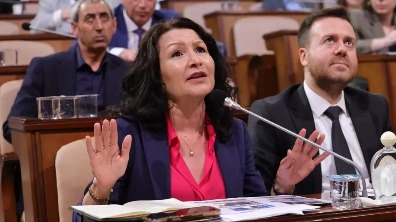 Butlan CHP'si İBB Grup Başkanvekili Ülkü İnanlı'yı ihraç etti: 'Belediye Başkanlarımız tutuklanır...