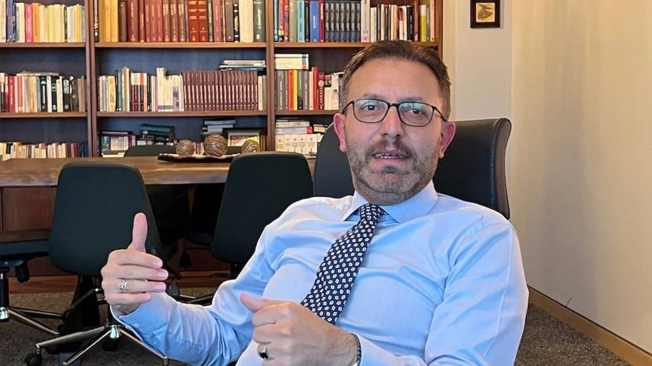 Türkiye Yüzyılı sloganının mimarı, Eski AK Parti Milletvekili Ertan Aydın gözaltında!