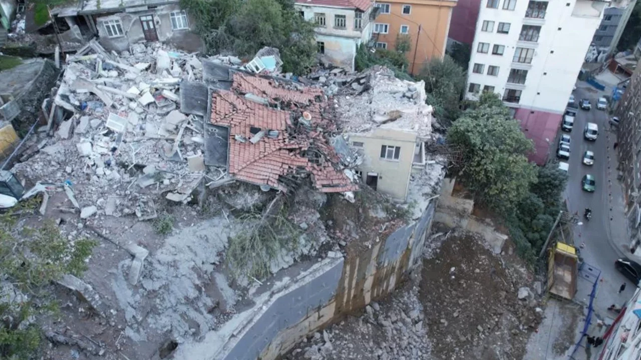Zonguldak'ta çöken binanın çevresindeki 7 bina boşaltıldı