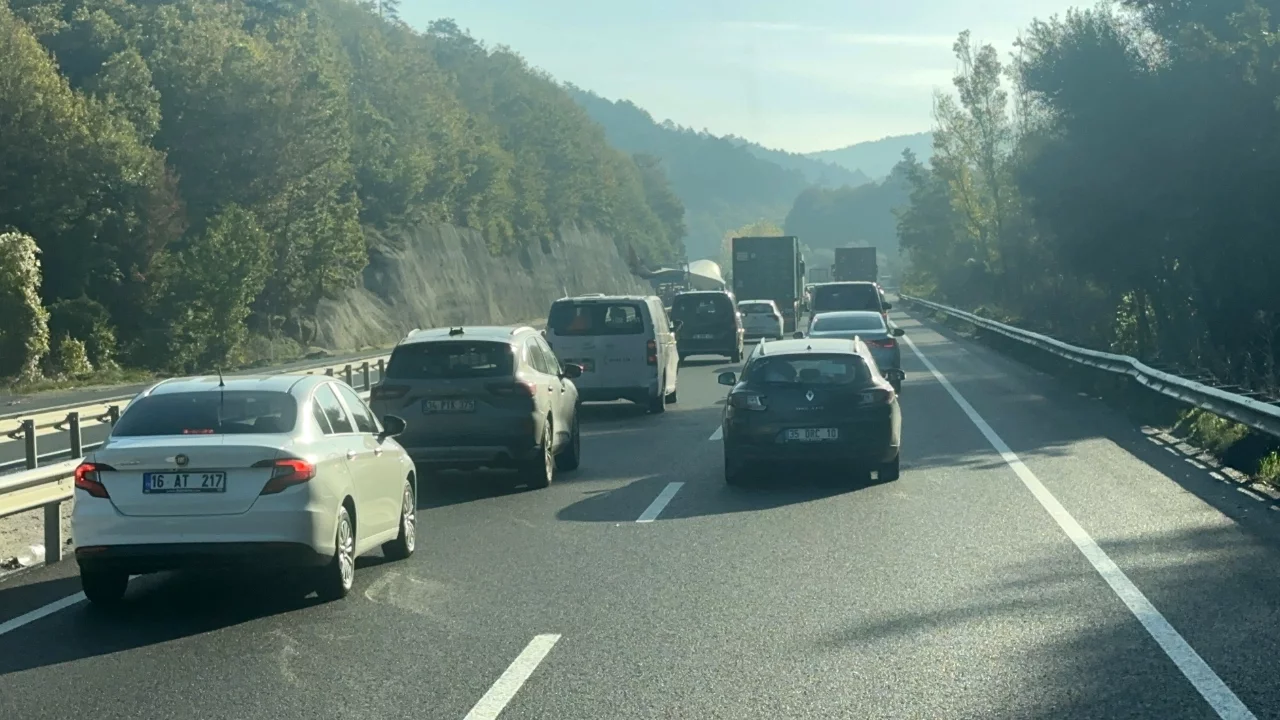 Bursa -  Ankara karayolunda rüzgar türbini kanatları için trafik durduruldu