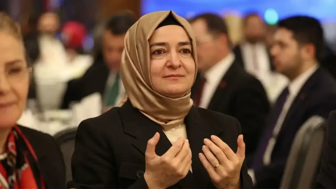 Fatma Betül Sayan Kaya'dan açıklama: "Ana parayı aldım, 2 milyar lirayı aşkın iade ettim"