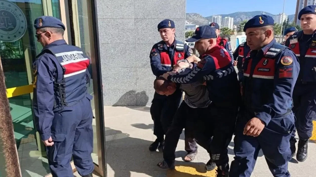 22 yaşındaki kadını ailesinin yanında katleden şahıs tutuklandı