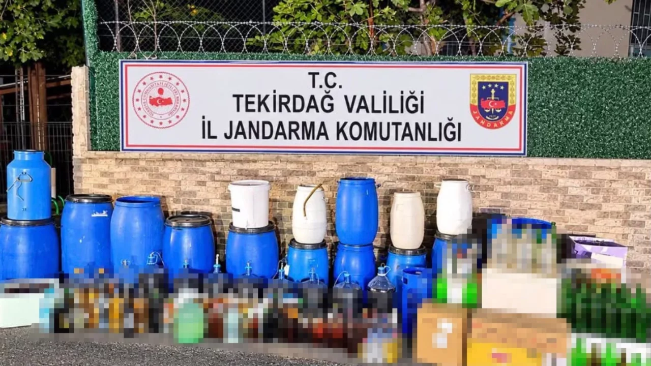 Tekirdağ'da evden 1 ton 120 litre sahte içki çıktı