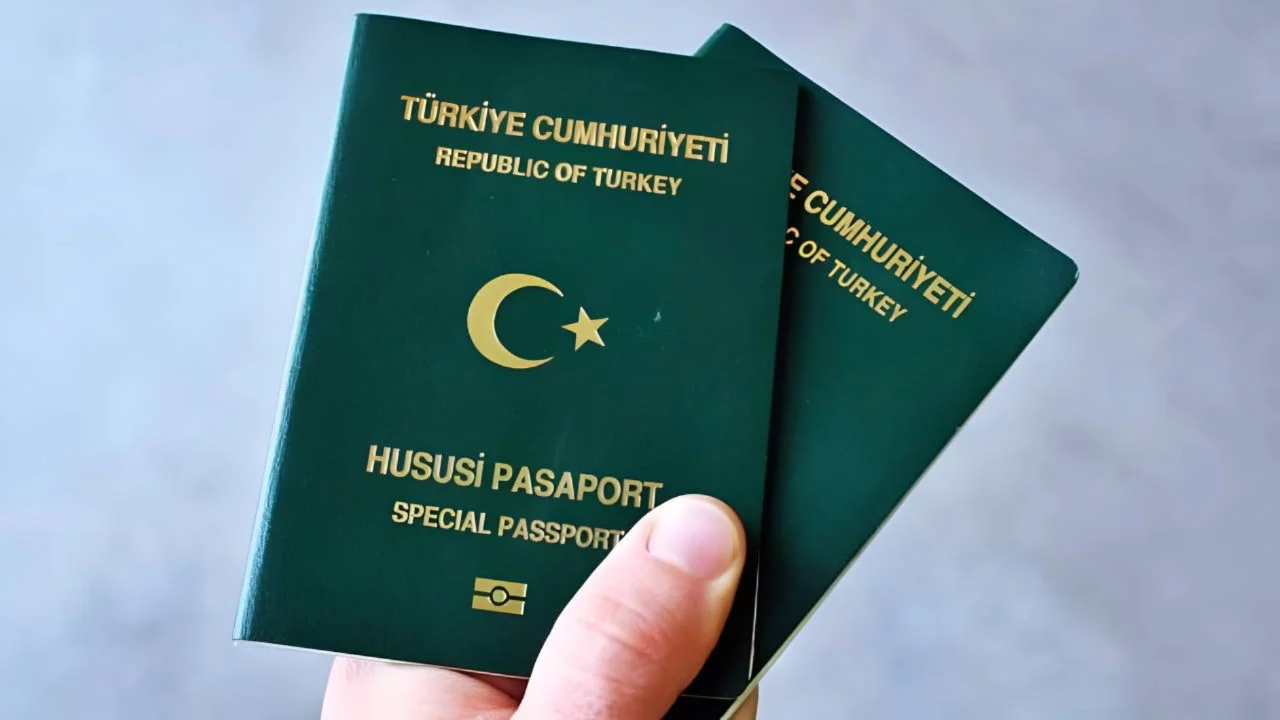 Gazetecilere yeşil pasaport için Meclis'e kanun teklifi