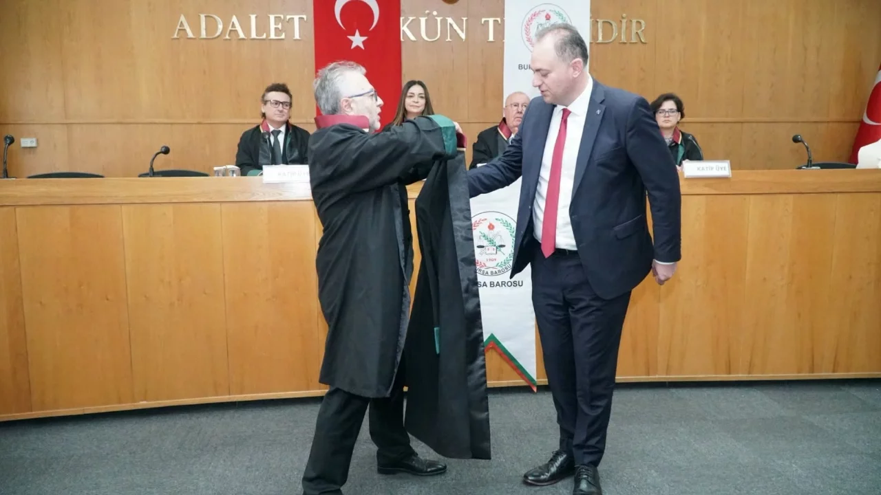 Bursa Barosu'nda Yener Poroy dönemi resmen başladı!