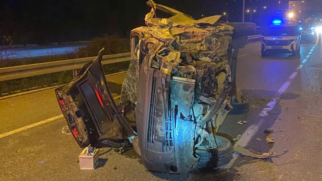 Sakarya'da devrilen aracın sürücüsü öldü