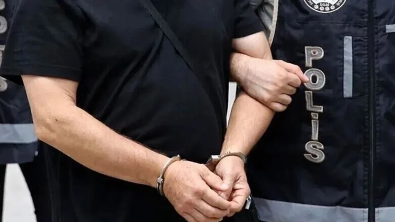 İstanbul'da suç örgütü operasyonunda 12 şüpheli gözaltına alındı