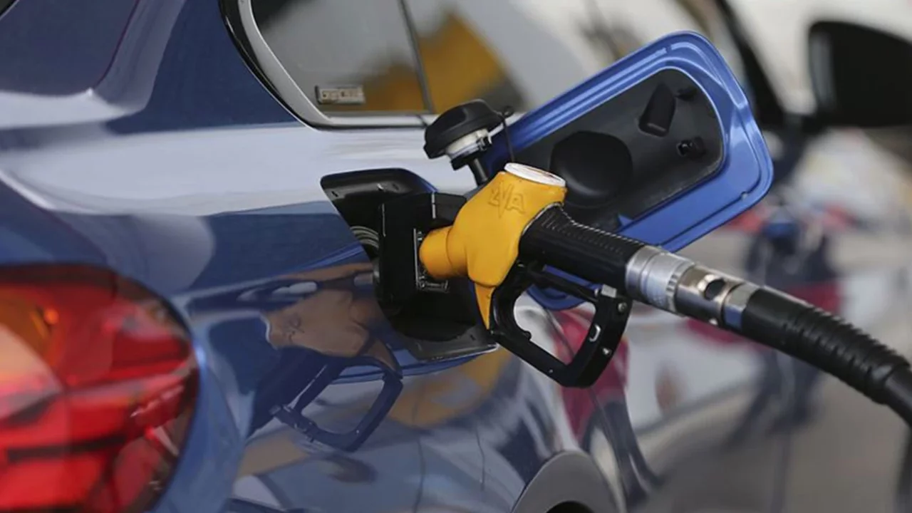 Haftasonu benzine zam ya da indirim var mı?