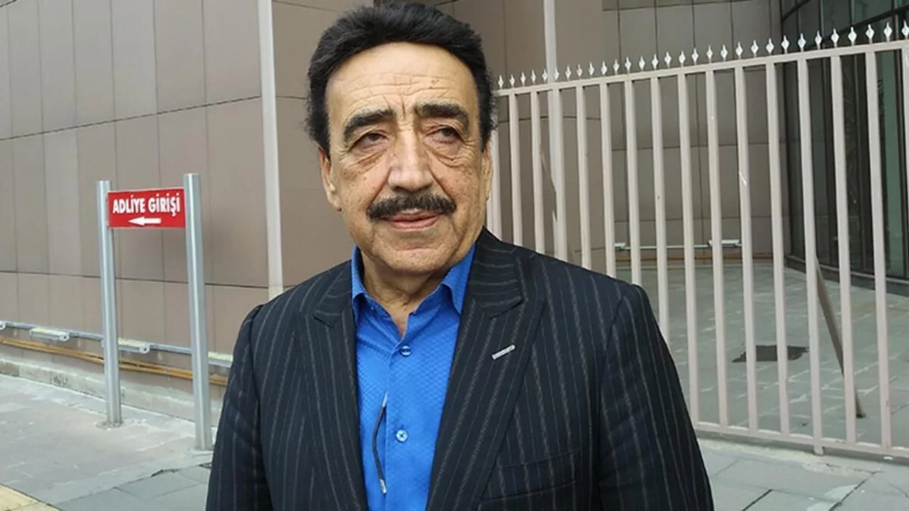 Hakkı Bulut sahnede fenalaştı: Hastaneye kaldırıldı