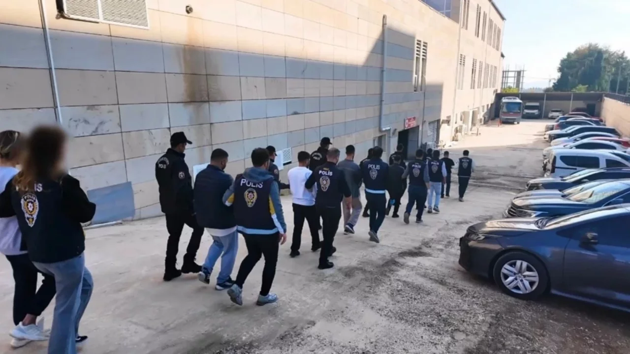 Elazığ merkezli 3 ile yasa dışı bahis operasyonu: 8 şüpheli tutuklandı