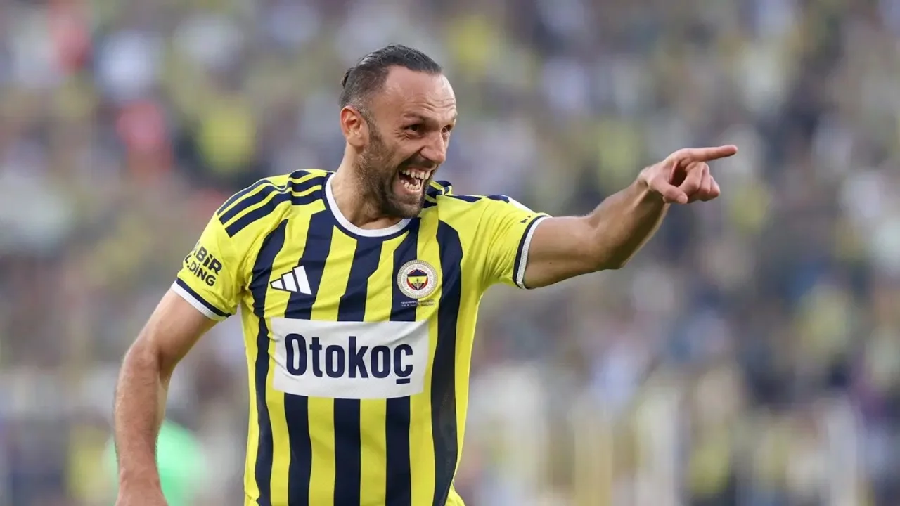 Fenerbahçeli Vedat Muriqi'ten derbi öncesi iddialı sözler: 'Bir adım öndeyiz'