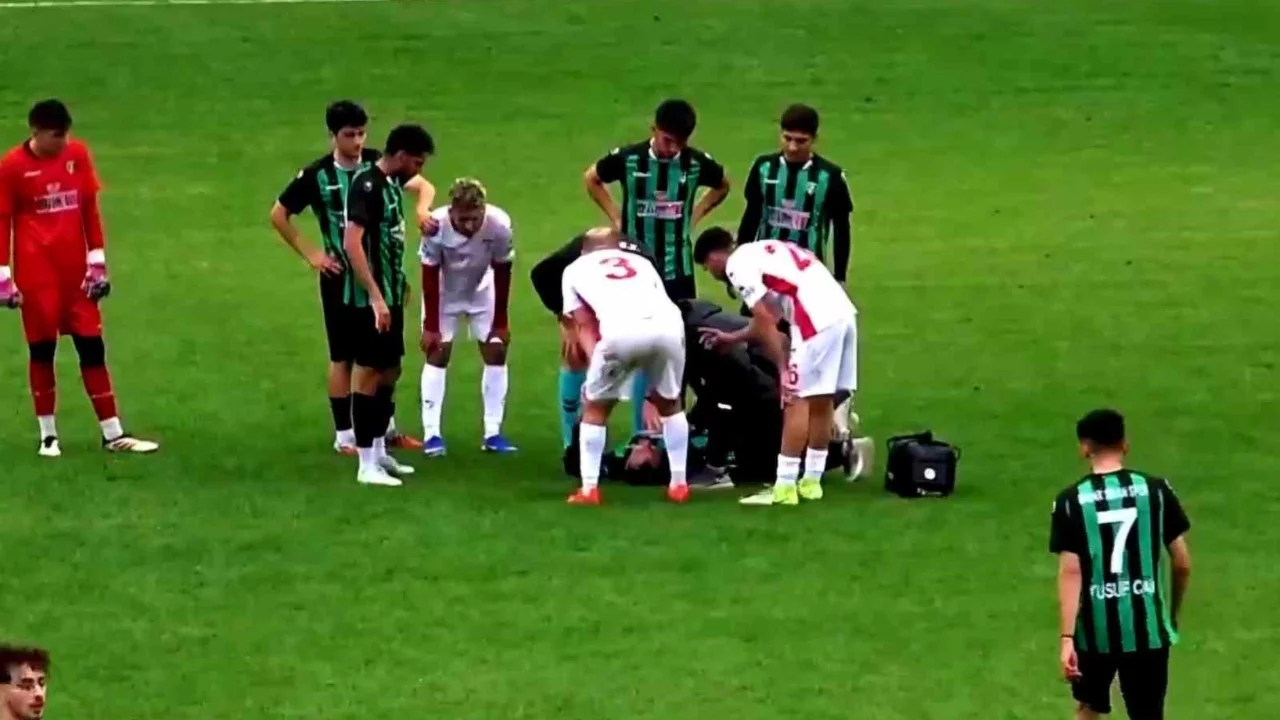 35 yaşındaki futbolcu Maçın son dakikalarında kalp krizi geçirdi