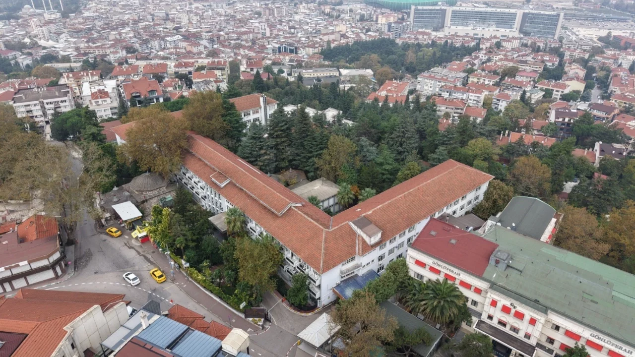 Bursa'nın 732 yıllık şifa kapısı taşınıyor!
