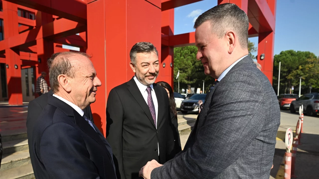 ABD İstanbul Başkonsolosu Michael Lally Bursa Ticaret ve Sanayi Odası'nı ziyaret etti