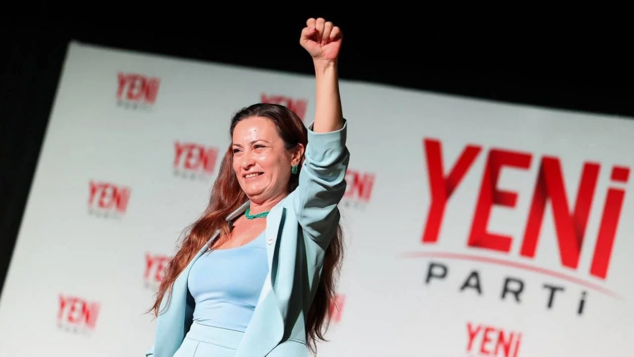 Tutuklu il başkanı İlksen Özalper, yeniden YENİ Parti Manisa İl Başkanlığına seçildi