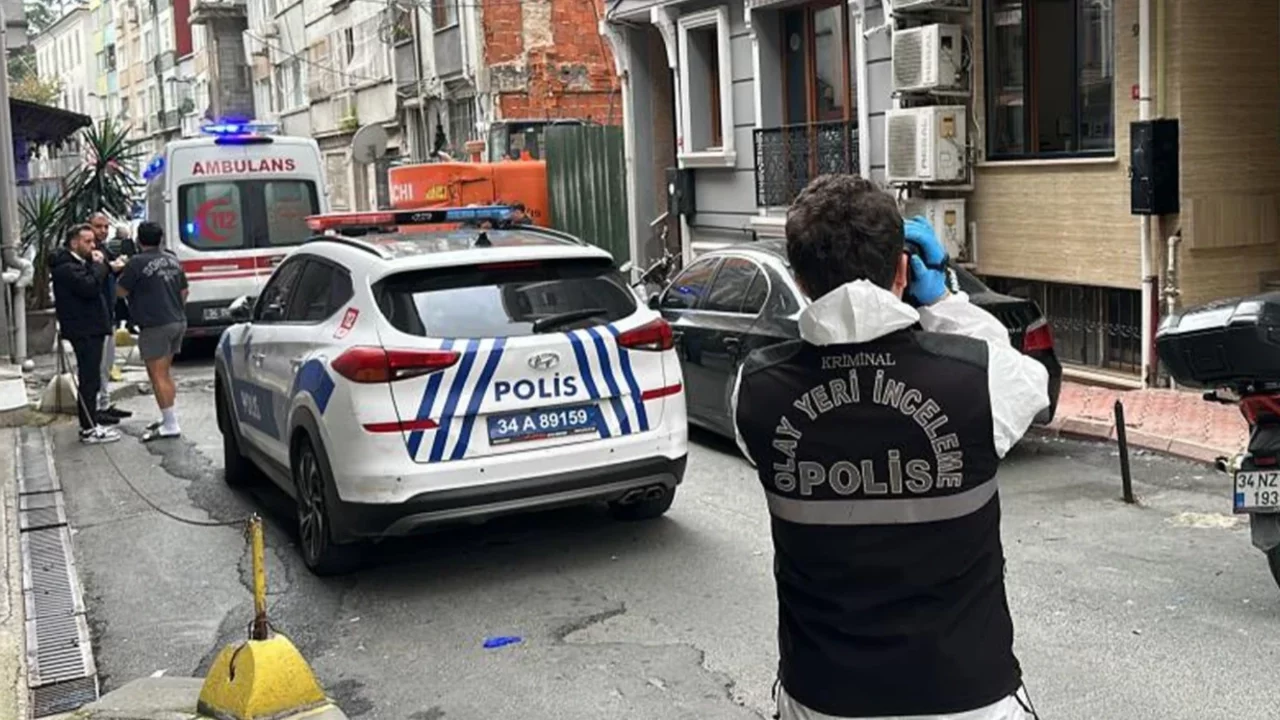Genç kadın çıktığı çatıdan düştü