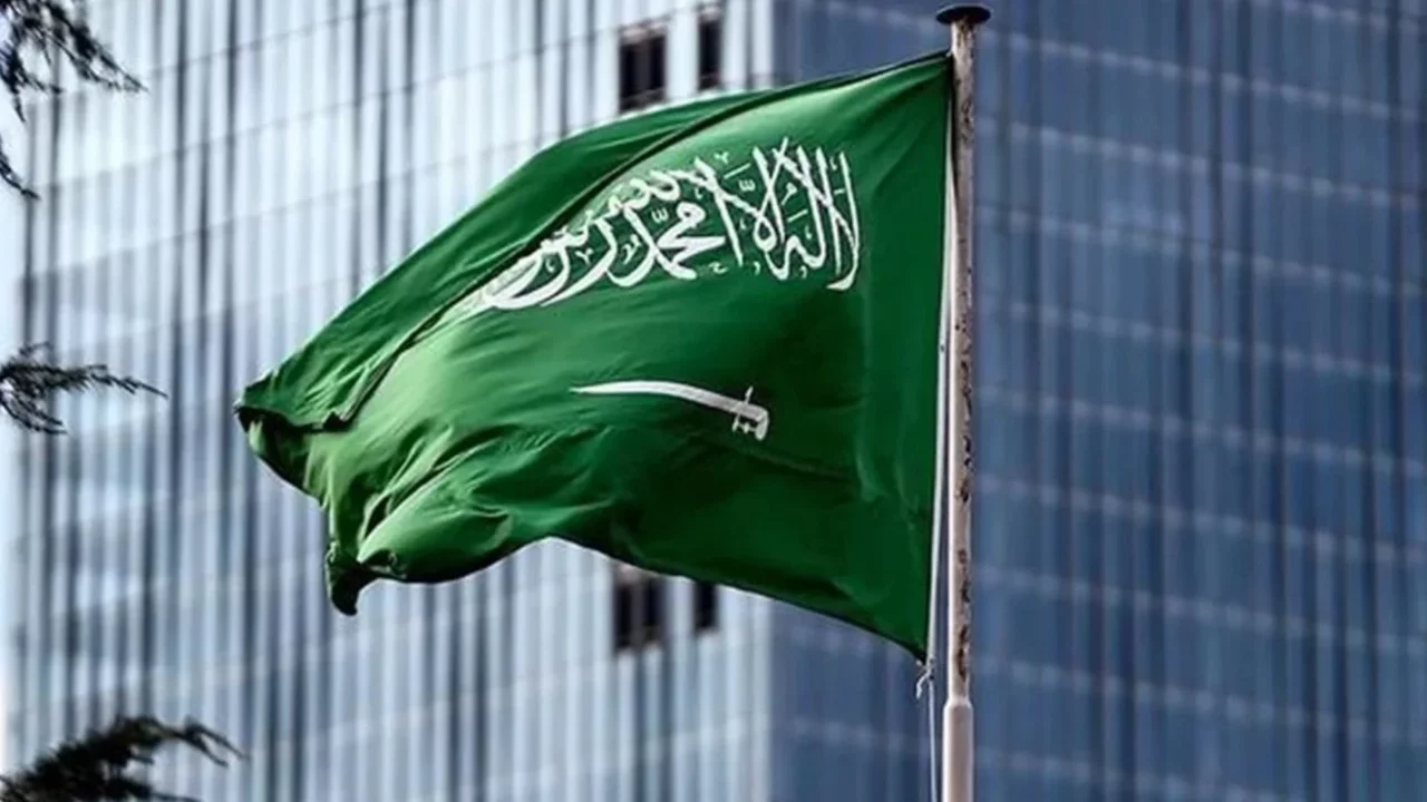 Suudi Arabistan Husilerin fırlattığı 10 balistik füzeyi imha etti