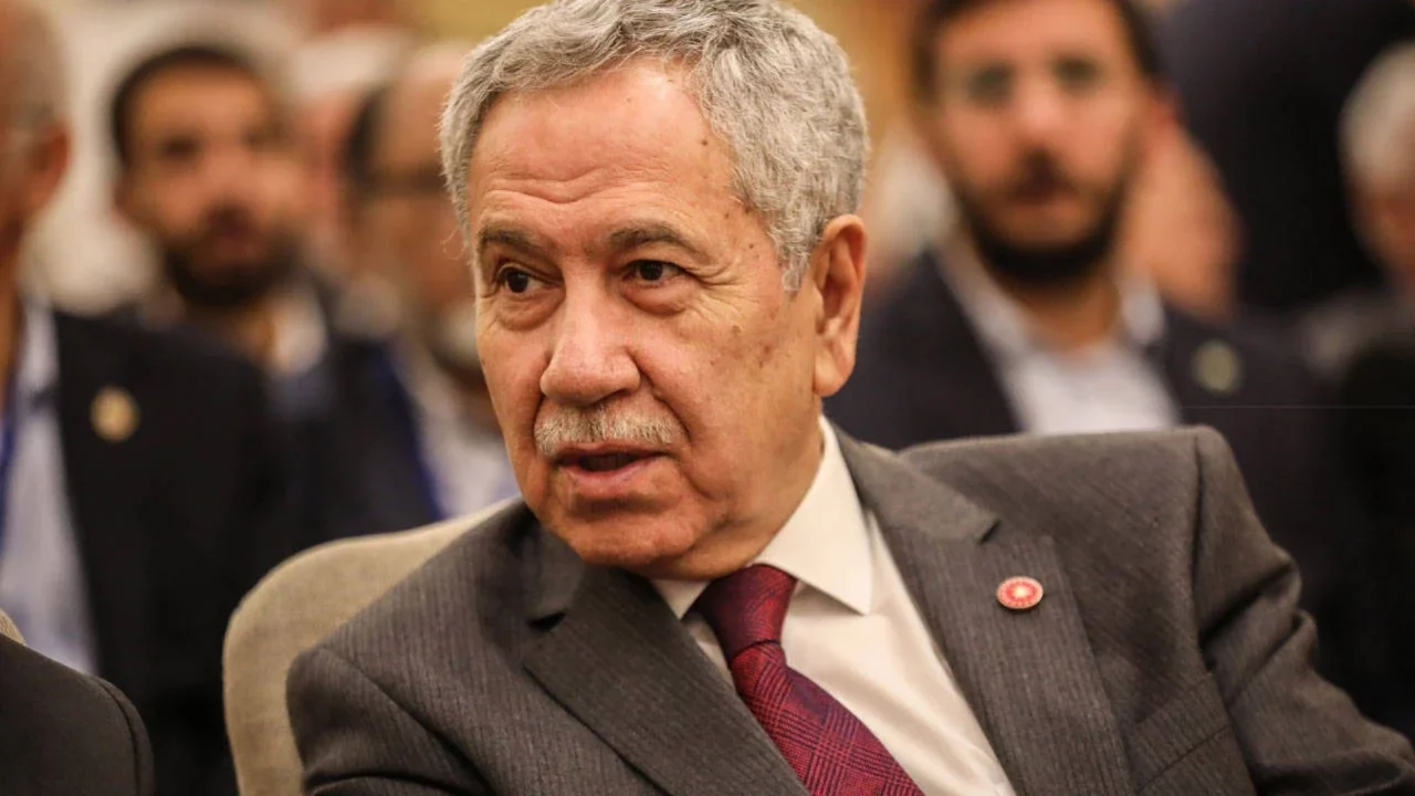 Bülent Arınç'tan basın özgürlüğü açıklaması: Gazeteciler görevlerini yaparken özgür olmalıdır