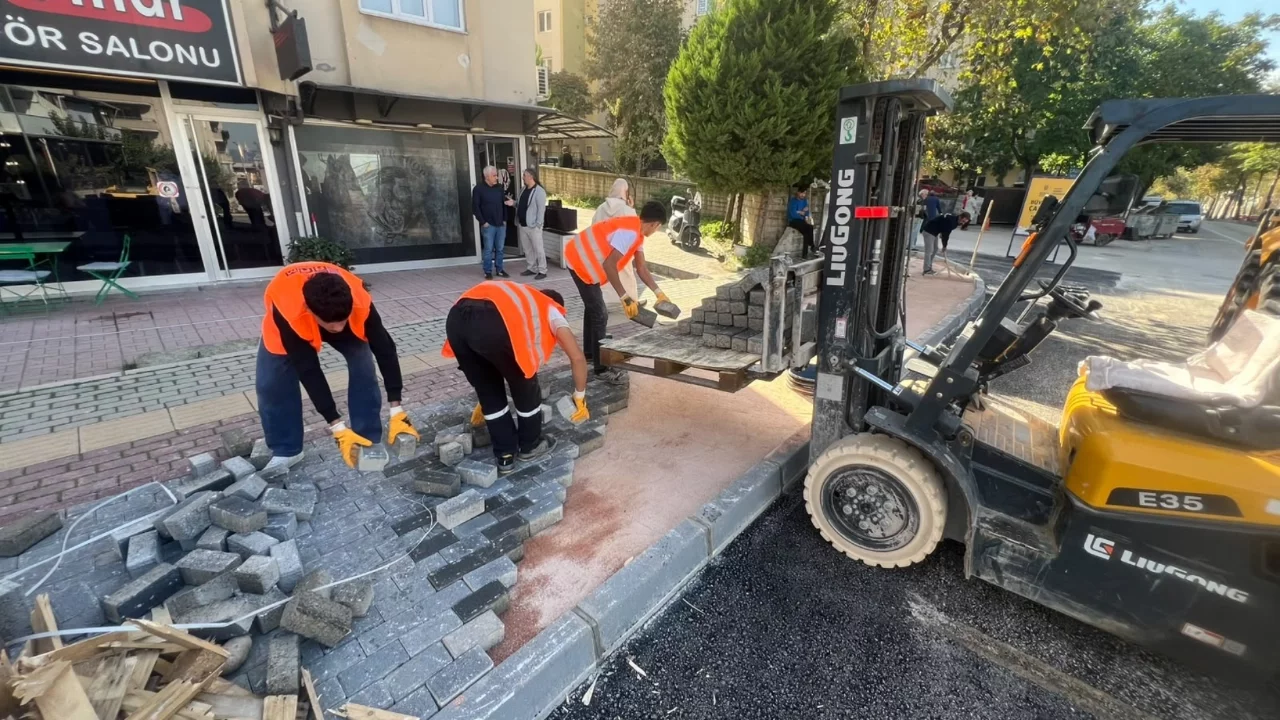 Bursa Büyükşehir Belediyesi, Erdoğan Caddesi'ni yeniliyor