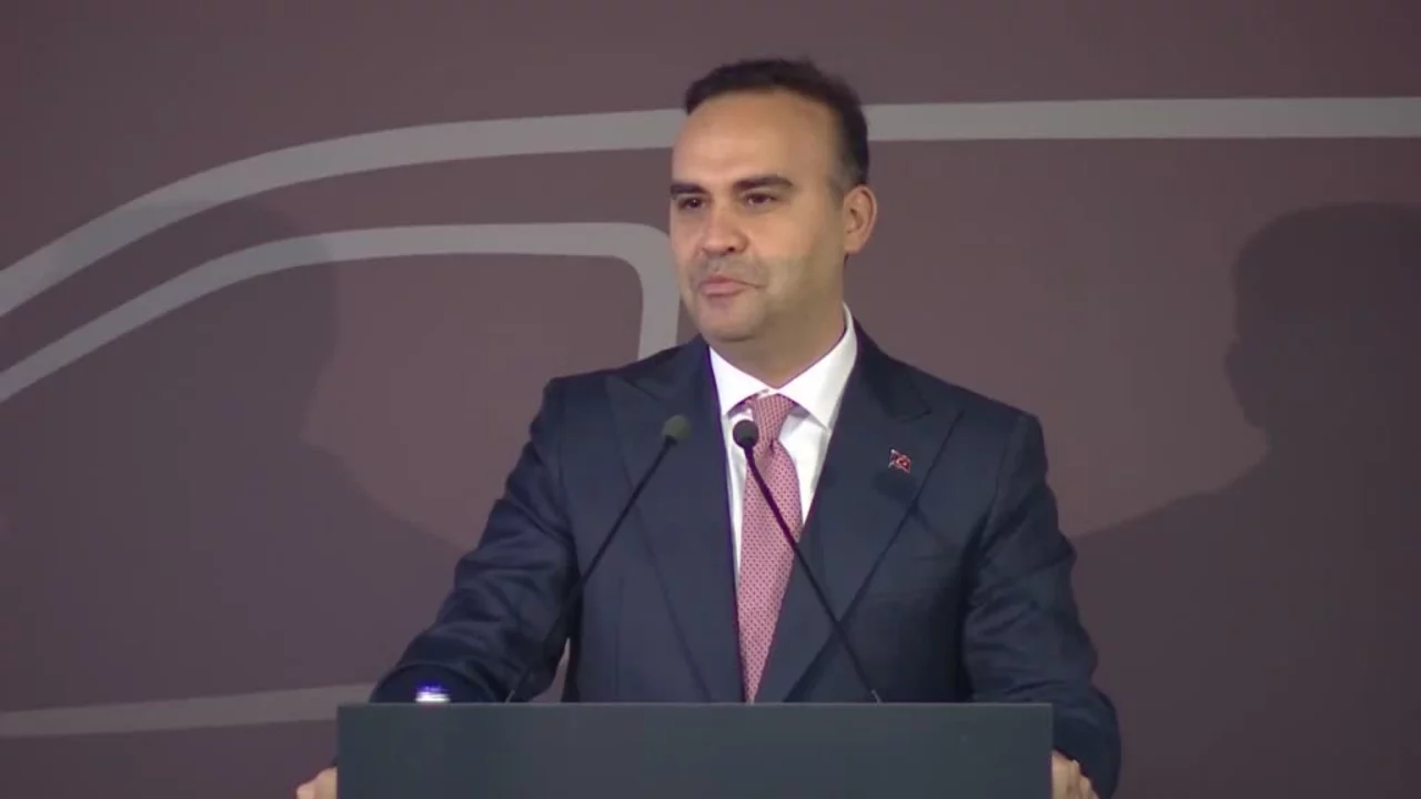 Sanayi ve Teknoloji Bakanı Kacır Bursa'da, "TOFAŞ K9 Projesi Üretim Başlangıç Töreni"ne katıldı