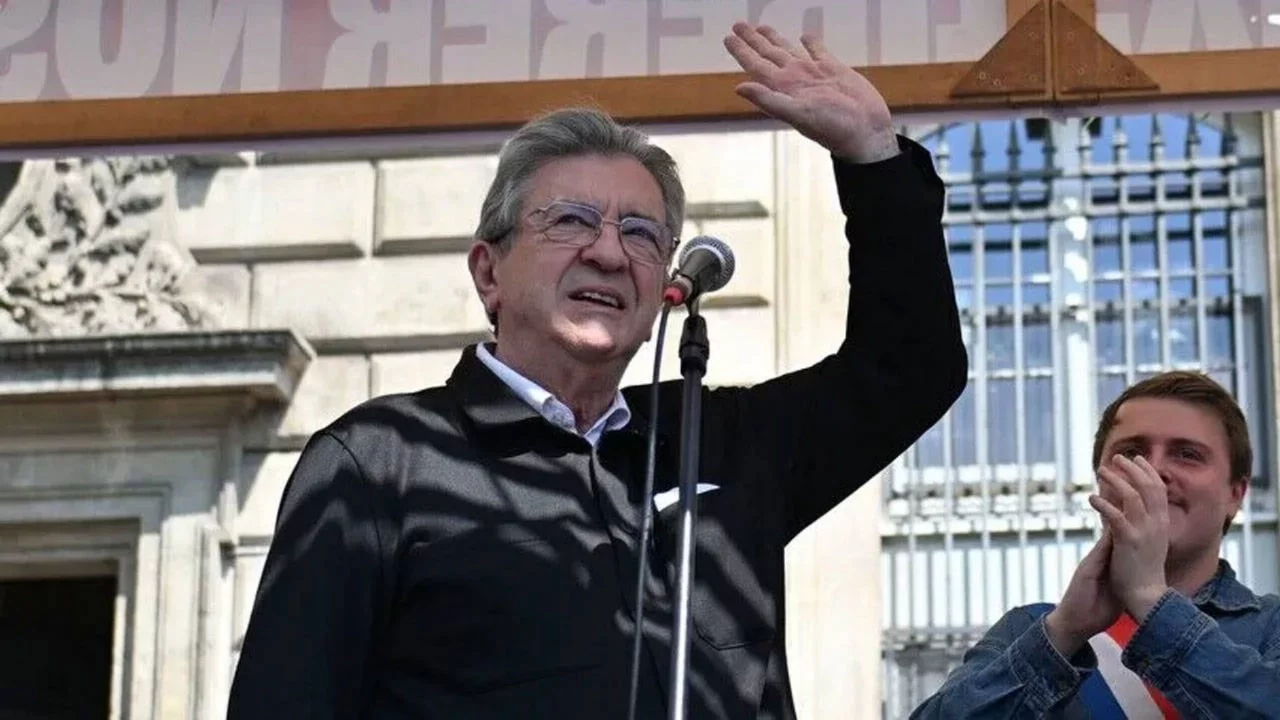 Mélenchon anketleri tiye aldı, Lula'yı tebrik etti: Yaşasın haysiyetli Brezilya