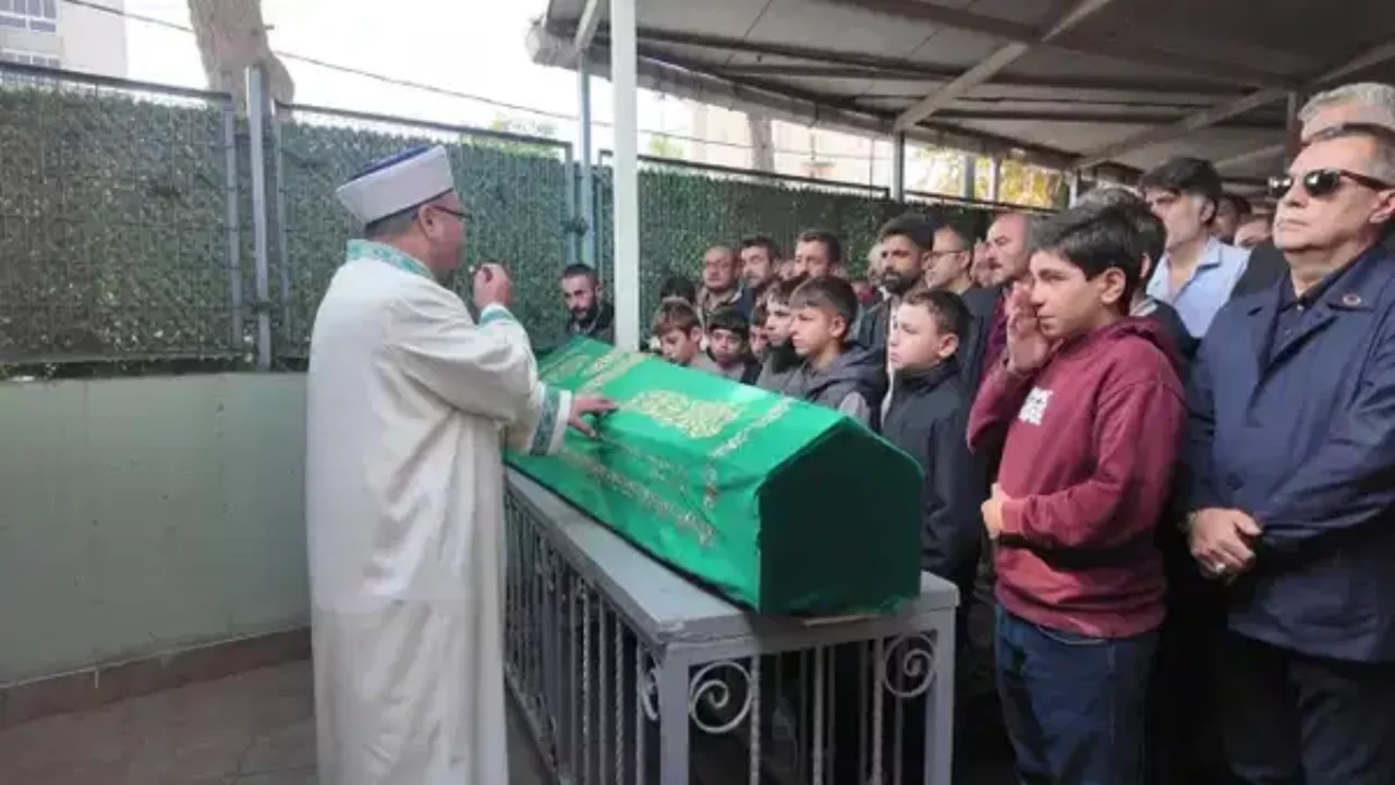 Yangında hayatını kaybeden 12 yaşındaki Halil İbrahim Karaduman son yolculuğuna uğurlandı