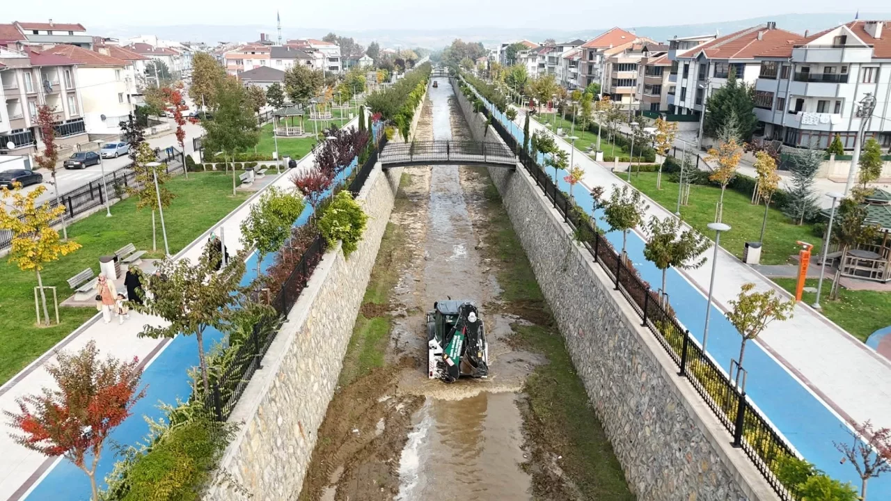 İnegöl Belediyesi'nden yağış öncesi taşkınlara karşı önlem